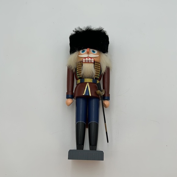 KWO British Hussar Nutcracker - Picture 7 of 16
